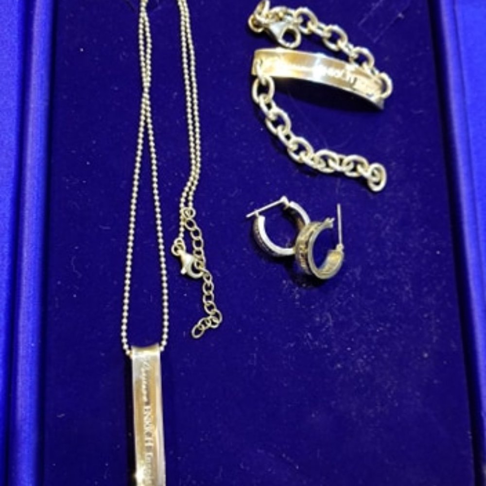 Necklace, braceletand earrings